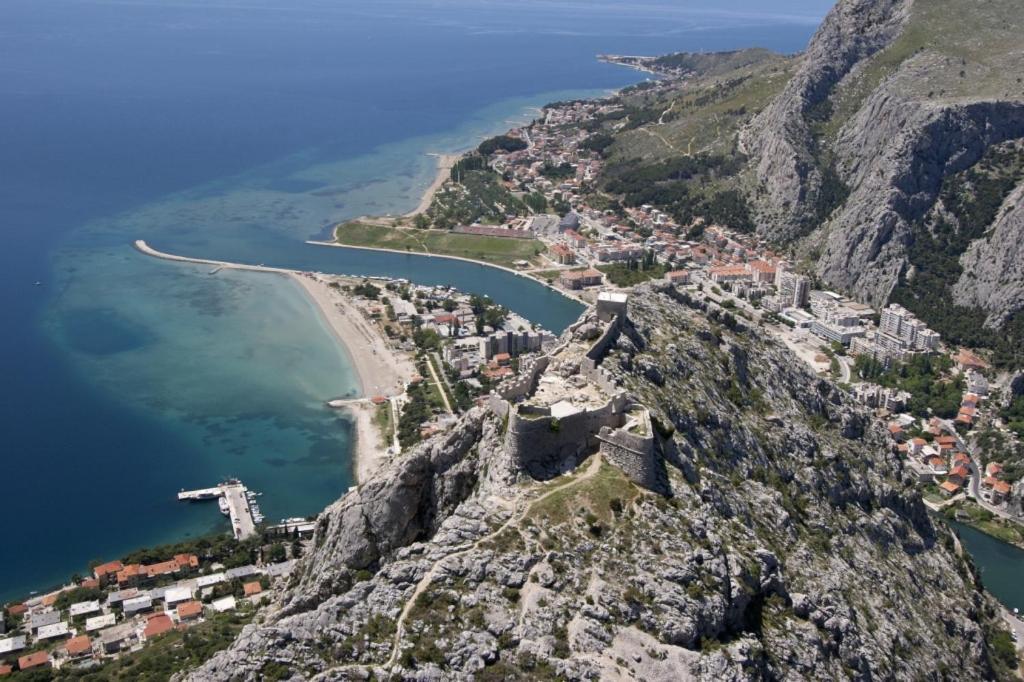 Villa Omiš Екстериор снимка
