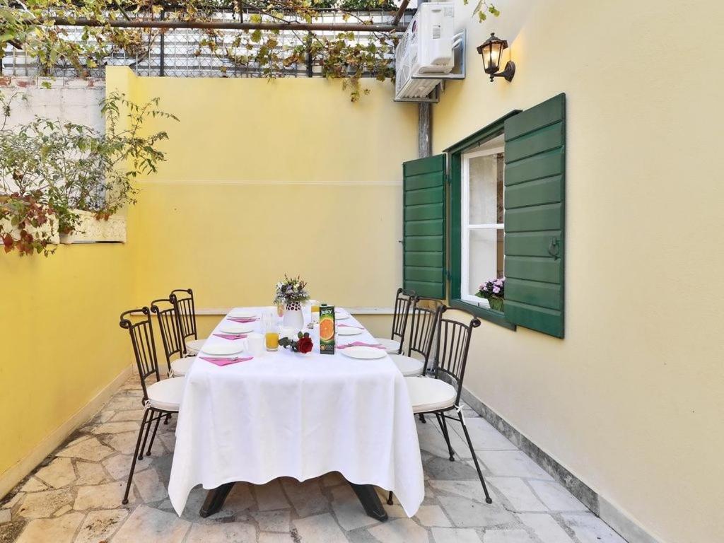 Villa Omiš Екстериор снимка
