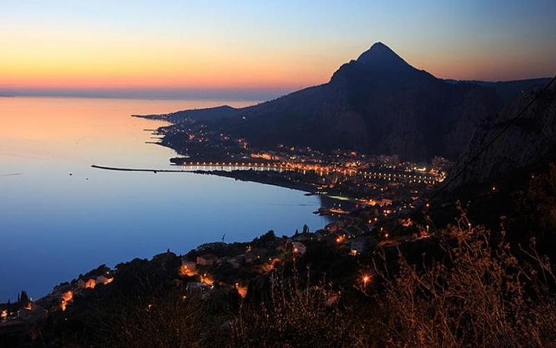 Villa Omiš Екстериор снимка